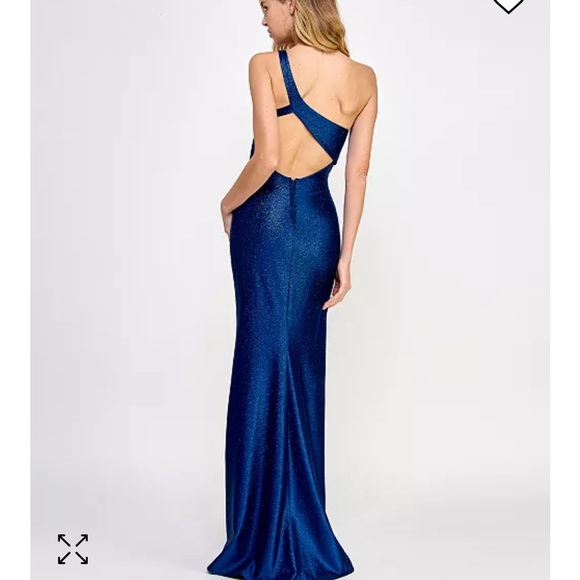 CITY STUDIOS GOWN - Picture 2 of 2